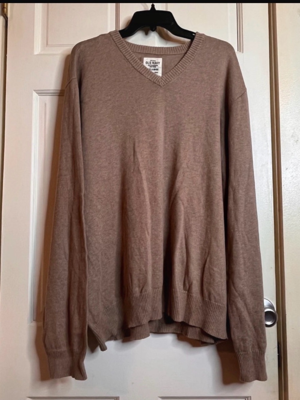 Old Navy Men's V-Neck Sweater in Taupe Brown